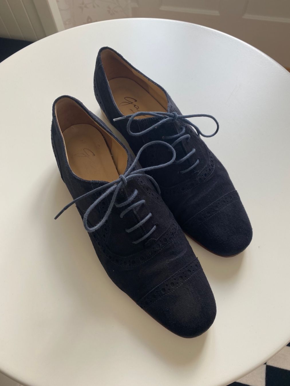 Scarpe da donna: Dunkelblaue Wildlederschnürer Gr. 38 – Usato da Zürich venduto da sil_75jv