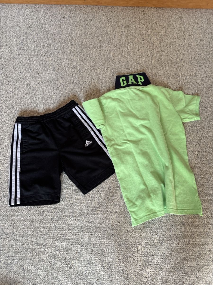 Gap Lotti & Set di vestiti: Gap Polo Shirt u Hose – Usato da Hombrechtikon venduto da ufpasse 1