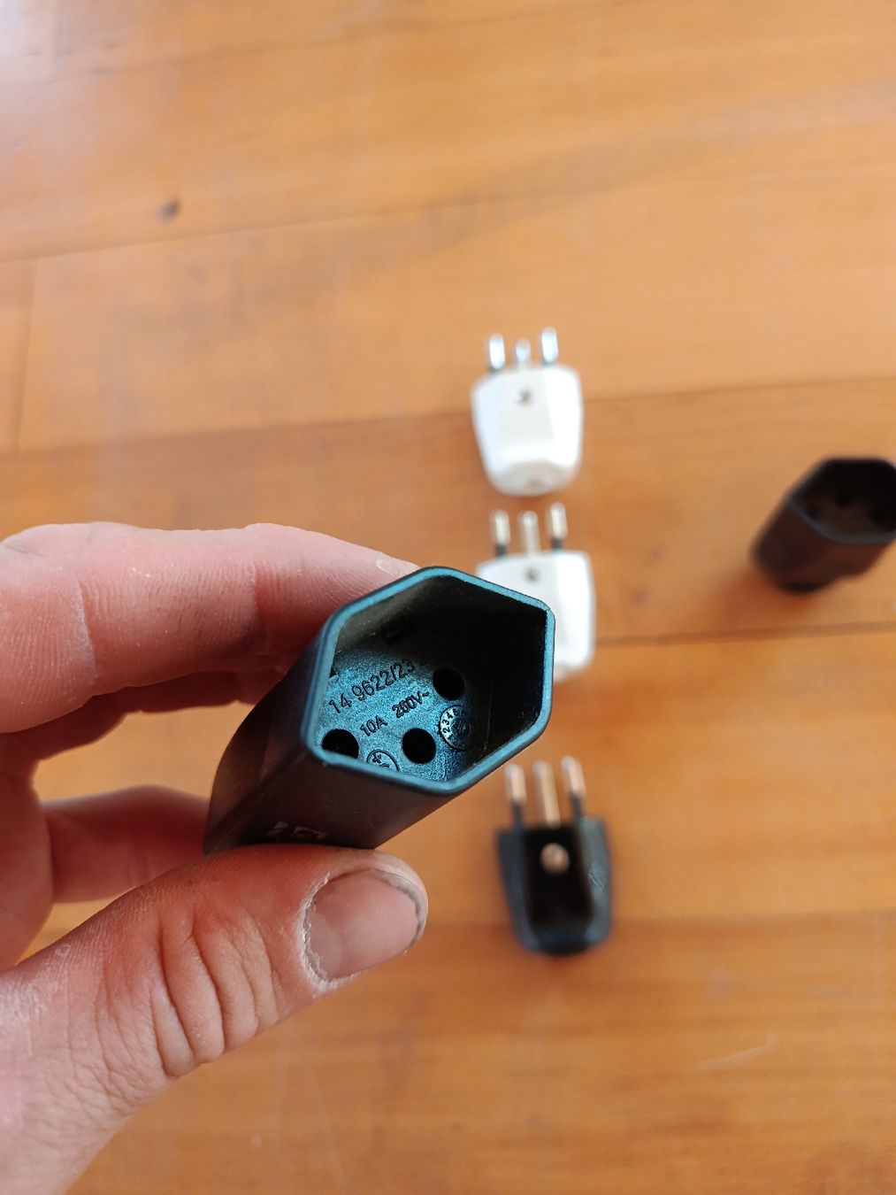 Lecteurs & Adaptateurs: stecker und kublungen  T13 – Neuf (Voir description) à Staufen par leo_d5c7 1