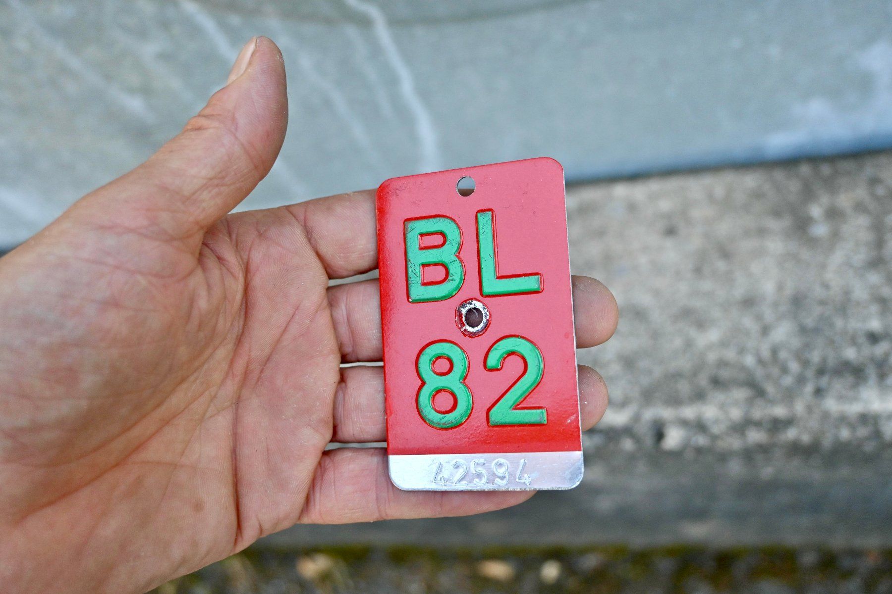 Schilder: Velonummer BL von 1982 - Basel-Land – Gebraucht aus Pfaffhausen von mono_rec 8