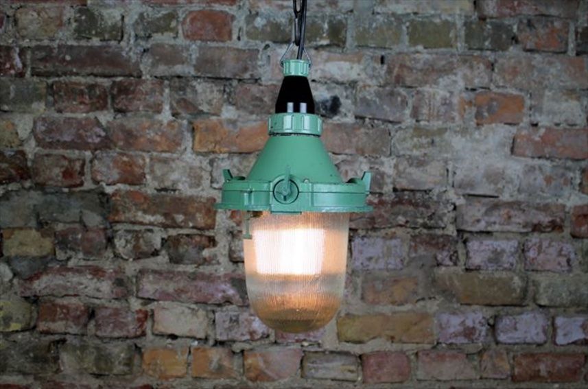 Lampade: Lampes industrielles – Usato da Lausanne venduto da inf_9622