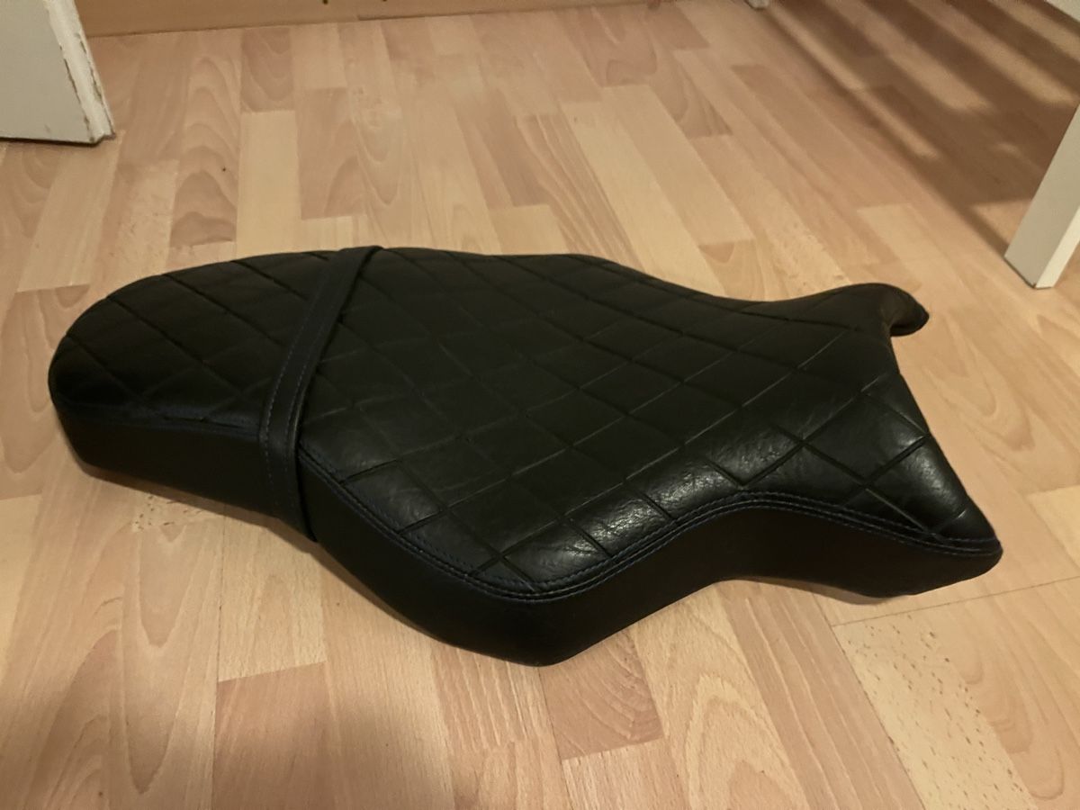 Yamaha Tutti i ricambio per moto: Siège confortable pour yamaha MT10 – Usato da La Chaux-de-Fonds venduto da jezy11 2