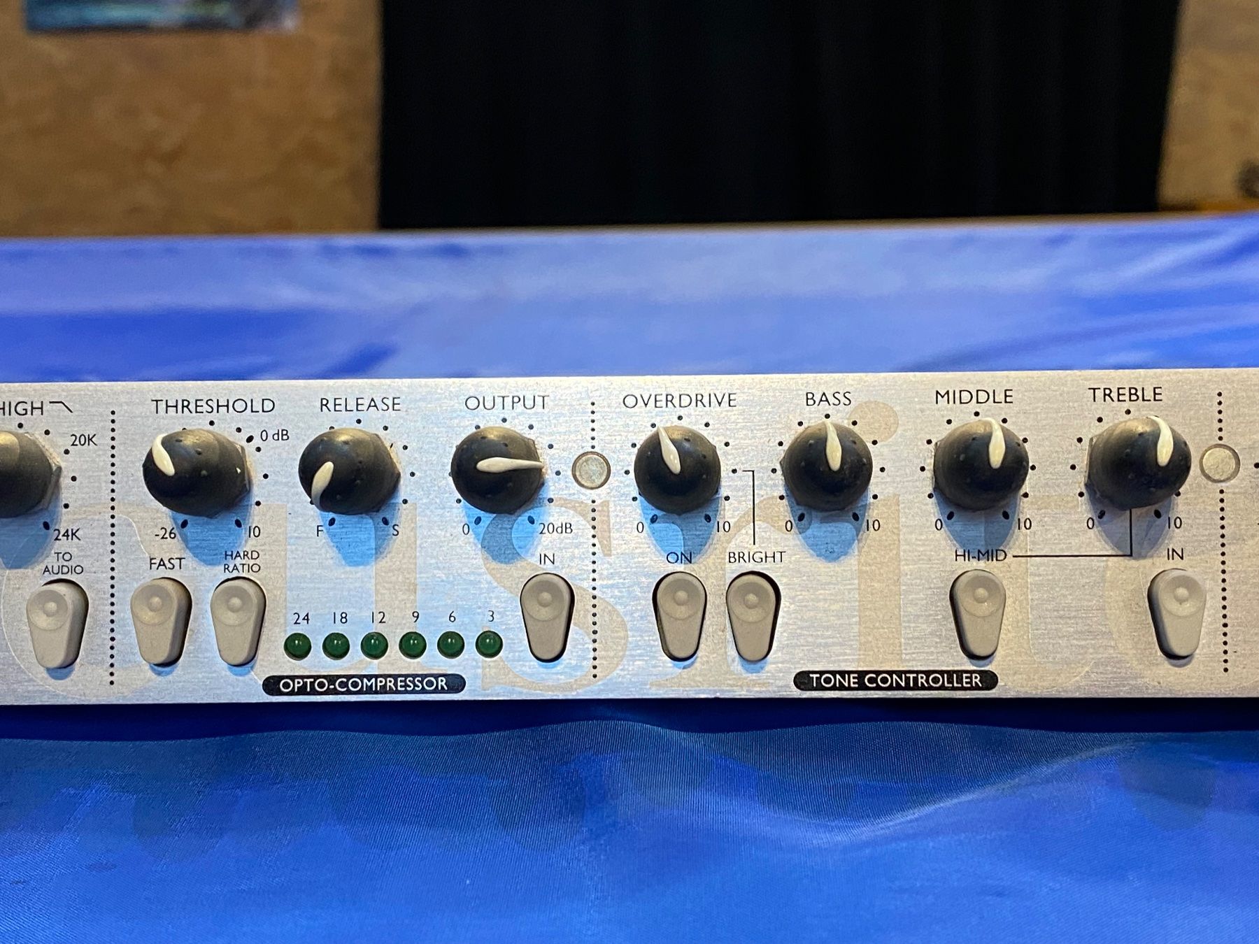 Strumenti musicali: Focusrite Platinum Tone Factory – Usato da Brügg BE venduto da Busima 1
