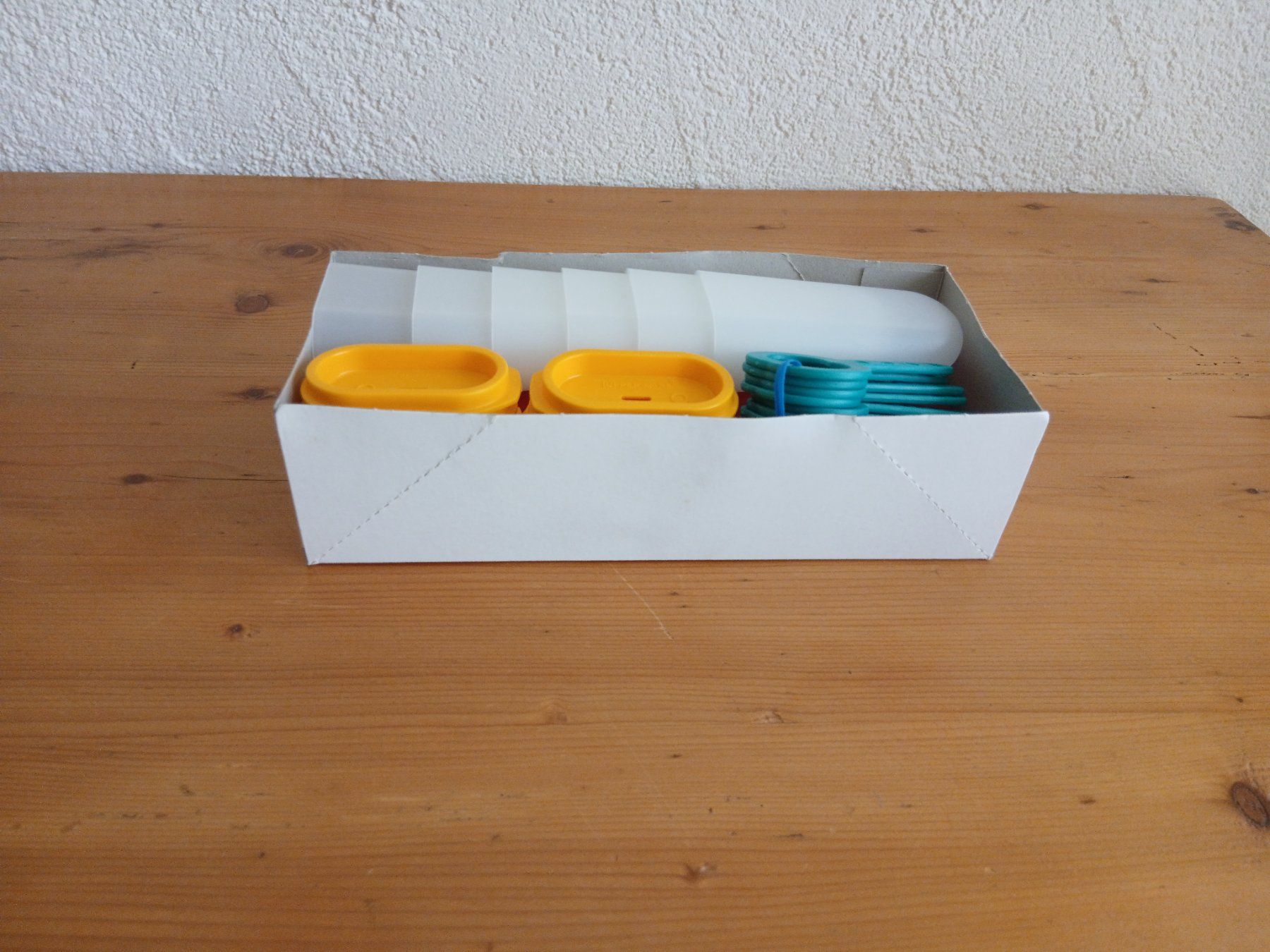 Tupperware Recipients et similaires: Tupperware Eisförmchen Eis am Stiel Lollitups ,eisbereiter – Neuf (Voir description) à ennetmoos par Andy770098 1