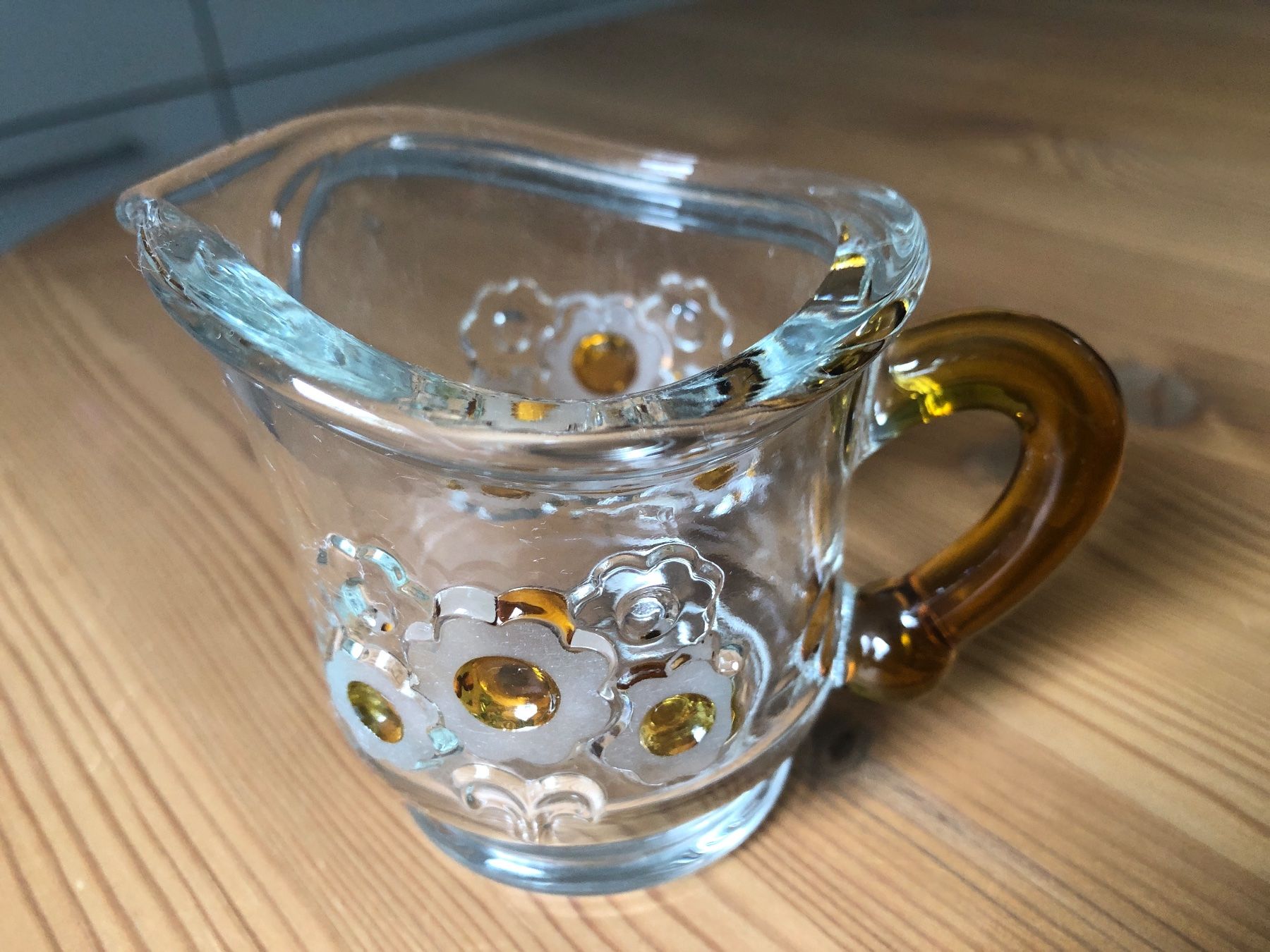 Caraffe: Hübscher, kleiner Glaskrug – Usato da Eschenz venduto da glaro14