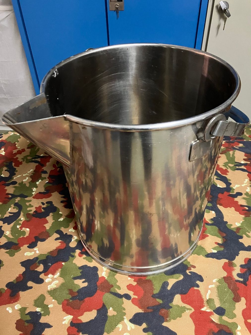 Set di piatti: Küchen Set 6 Stk, CH Armee – Usato da Riedholz venduto da mastercom 2