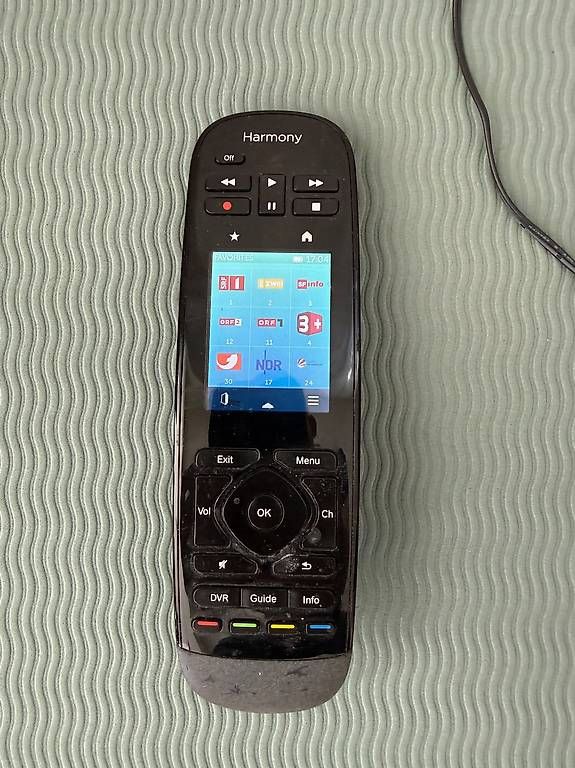 Logitech Télécommandes: Logitech Harmony Universalfernbedienung – D'occasion à Dietlikon par Pmt_zh 1