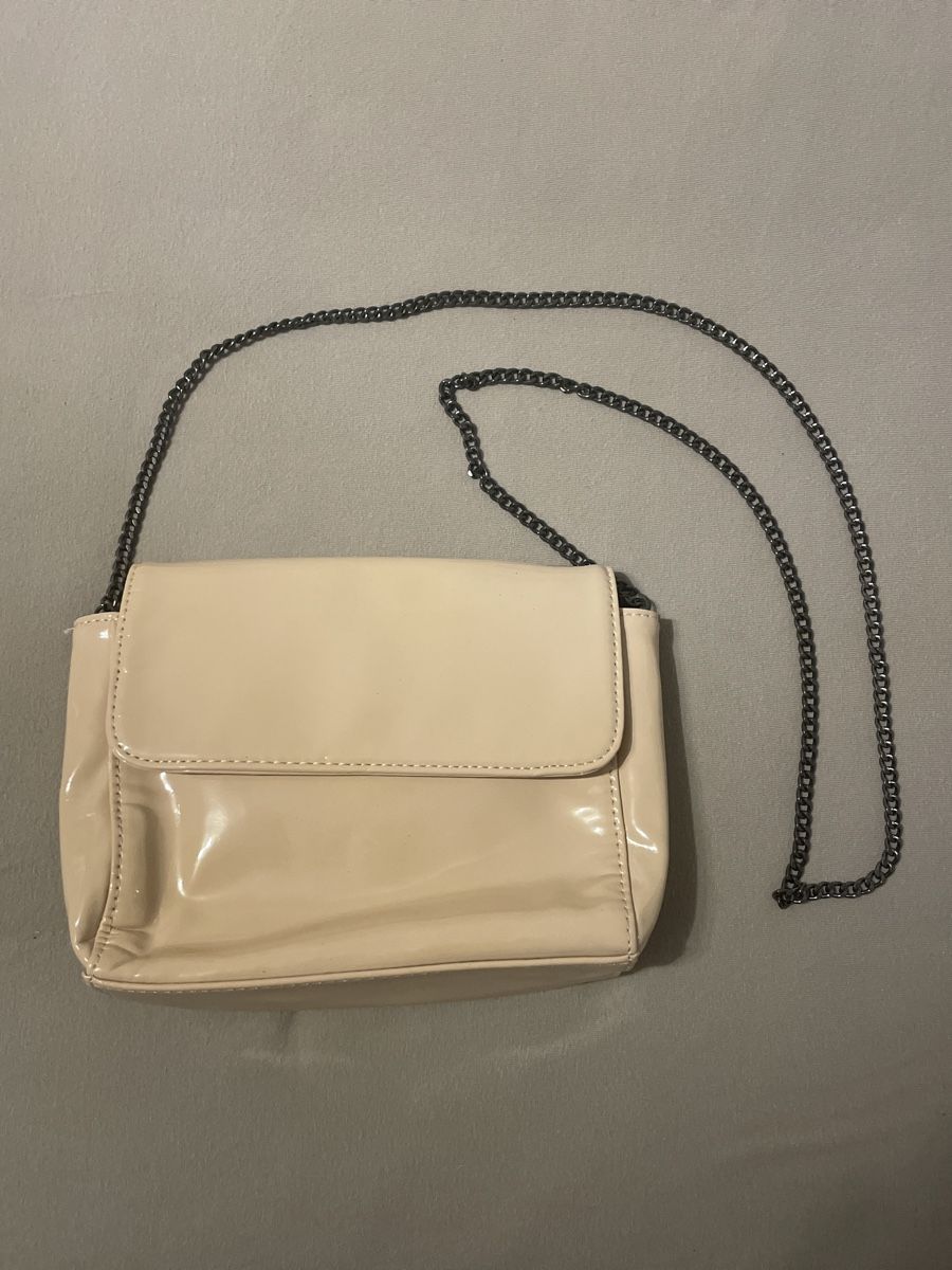 Taschen für Damen: Schicke beige Umhängetasche mit Kette – Neu (gemäss Beschreibung) aus Arbon von llaauraa