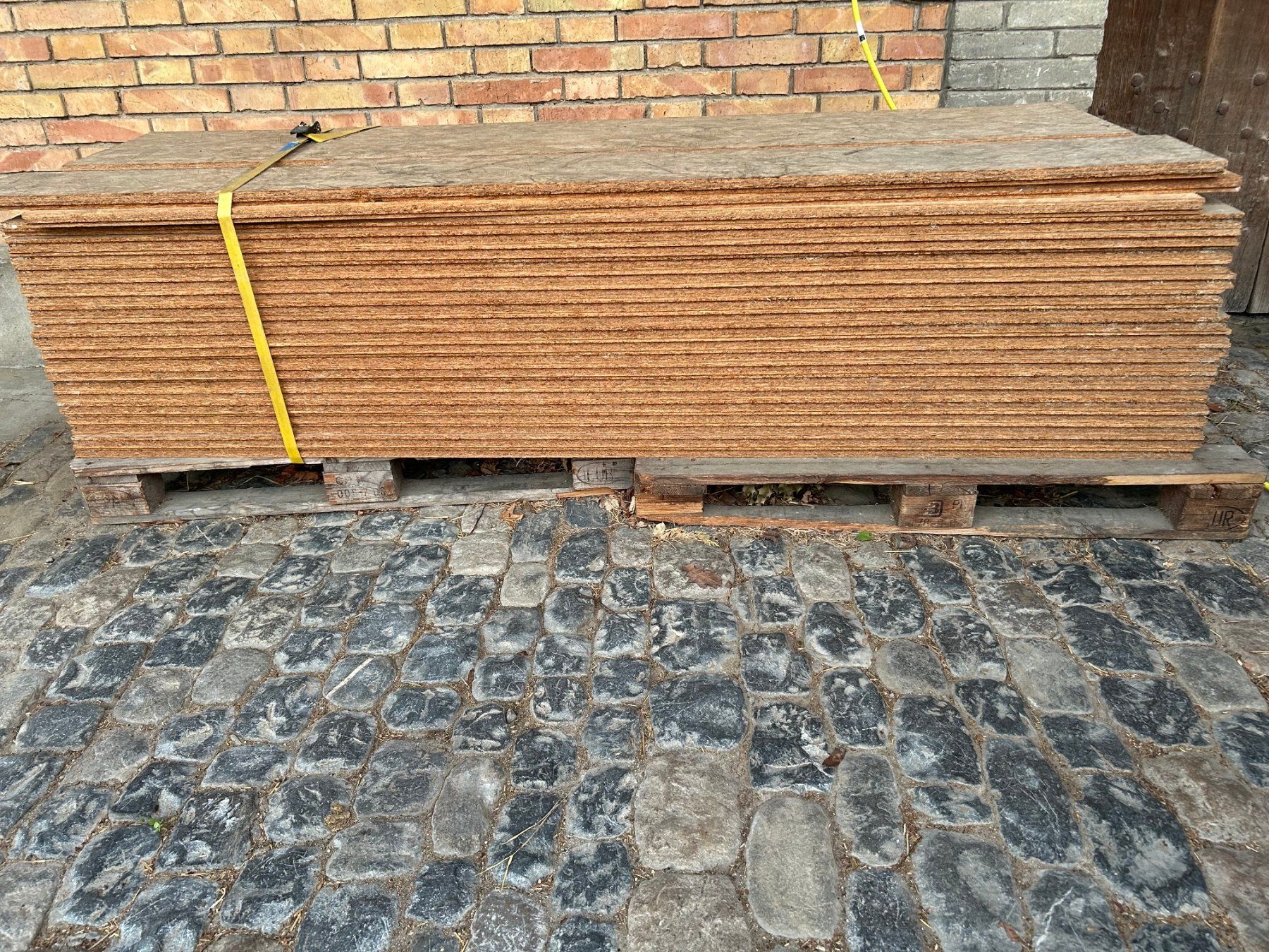 Articoli in legno: OSB Platten, Verlegeplatten, Bauplatten, Holzplatten – Usato da Kiesen venduto da rebbergfoerster