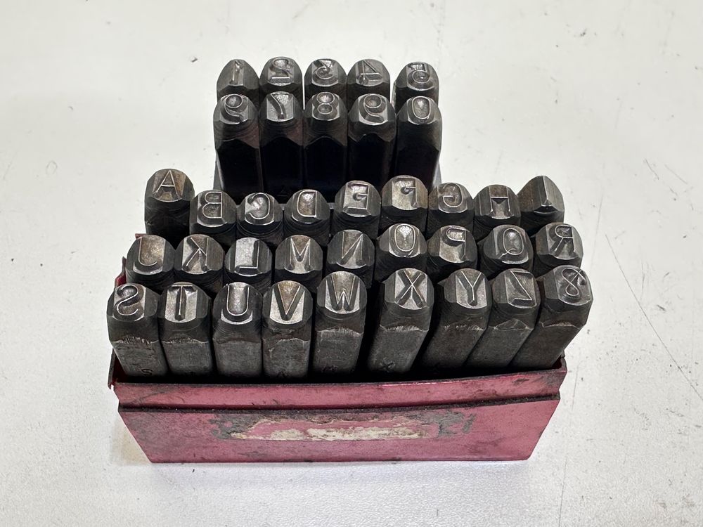 Turnus Schlagzahlensatz 9-tlg. - Stempel 0-9, 8mm Höhe, 58-60 HRC