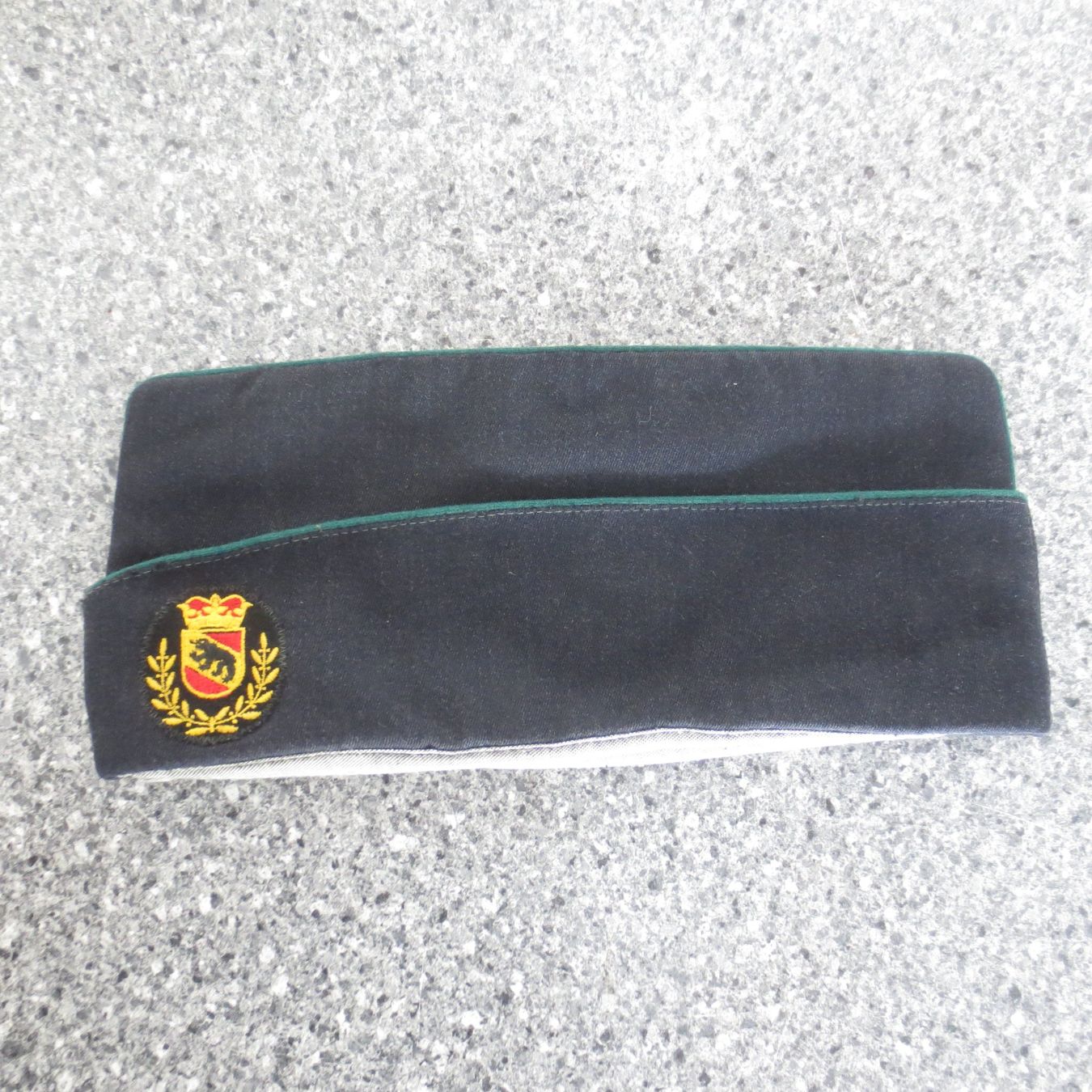 Uniformes: Mütze Polizei Bern – D'occasion à Utzenstorf par 3427