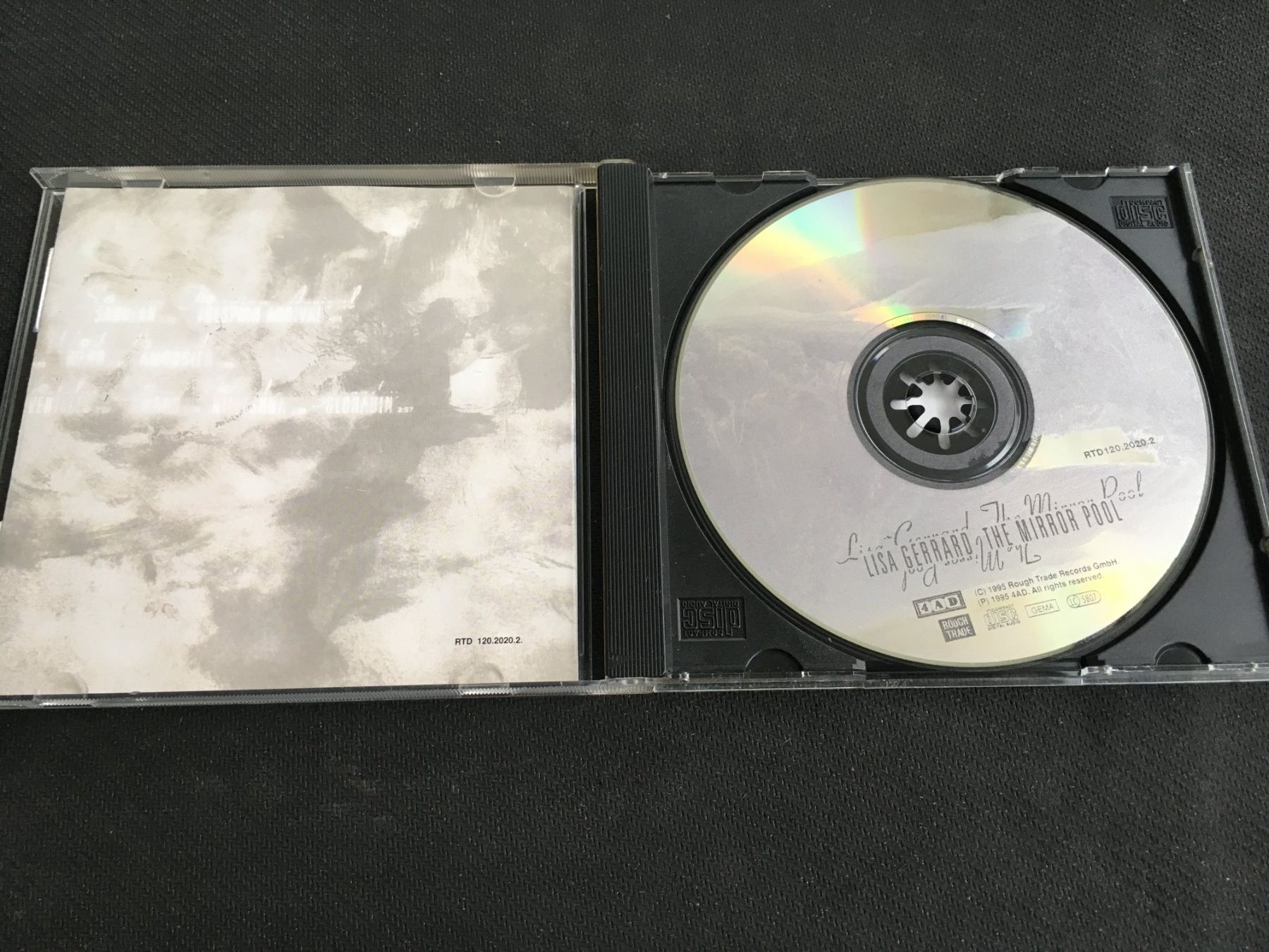 CD: Lisa Gerhard - The Mirror Pool -CD- – Usato da St.Gallen venduto da MedienJoe 1
