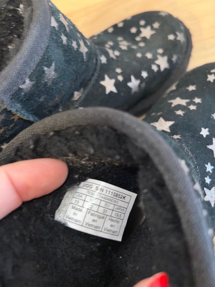 Ugg Scarpe per ragazze: UGG Stiefel Gr. 31 schwarz mit Sternen Winter Mädchen – Usato da Meilen venduto da Michi1805 3
