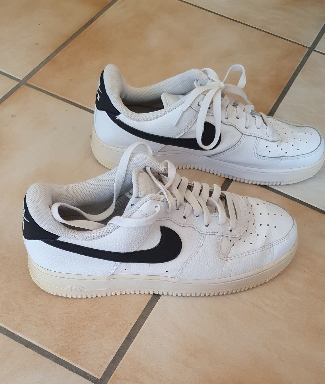 Nike Scarpe da uomo: Nike Air Force 1 44.5 – Usato da Erde venduto da zakleblanc