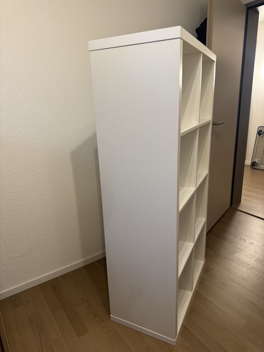 Ikea Regale: Weisses Kallax-Regal, 8 Fächer – Gebraucht aus Lachen SZ von Chiara_Rico_Nosiadek 1