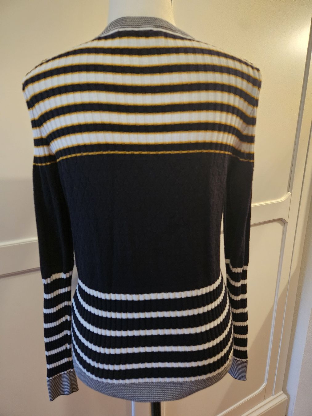 S.Oliver Pullover & Sweatshirts: S.Oliver Pullover, gestreift, Grösse M, Top Zustand! – Gebraucht aus Steckborn von suz_v2v6 2