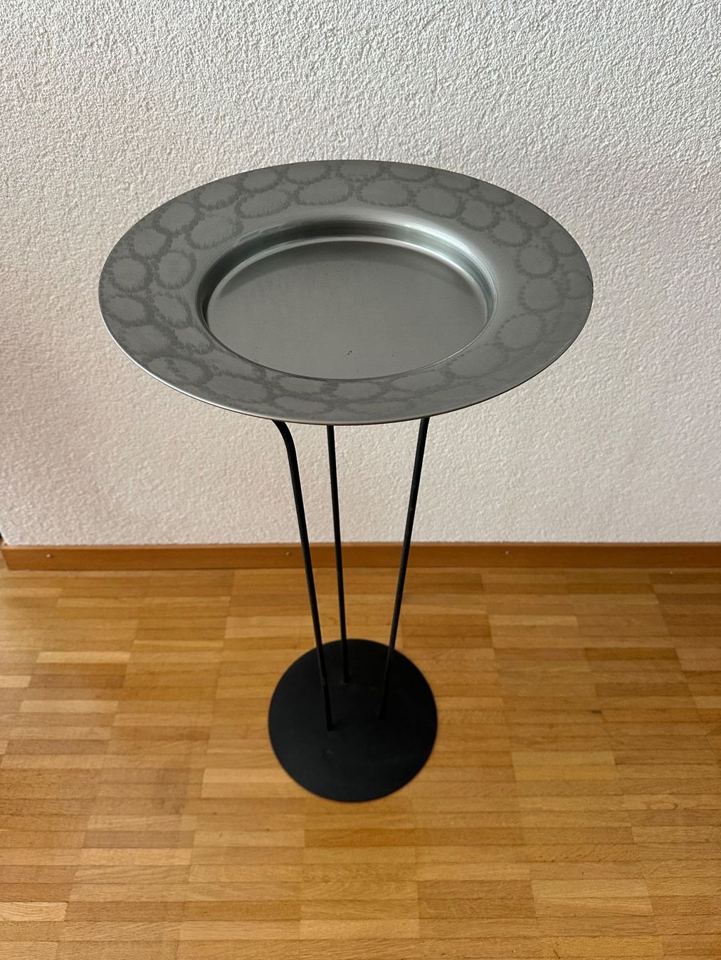 Altro in Decorazioni & Accessori: Pflanzständer mit Metallschalen schwarz – Usato da Bülach venduto da Jubet