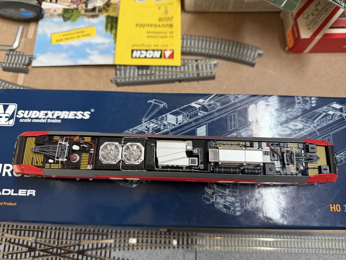 Modellini di ferrovie: Sudexpress Euro dual Br 159 DB AC digital  – Nuovo (secondo la descrizione) da Bercher venduto da Dispo0 2