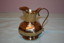 Schöner Messingkrug, Vase. Zustand siehe Bilder. Höhe ca. 13