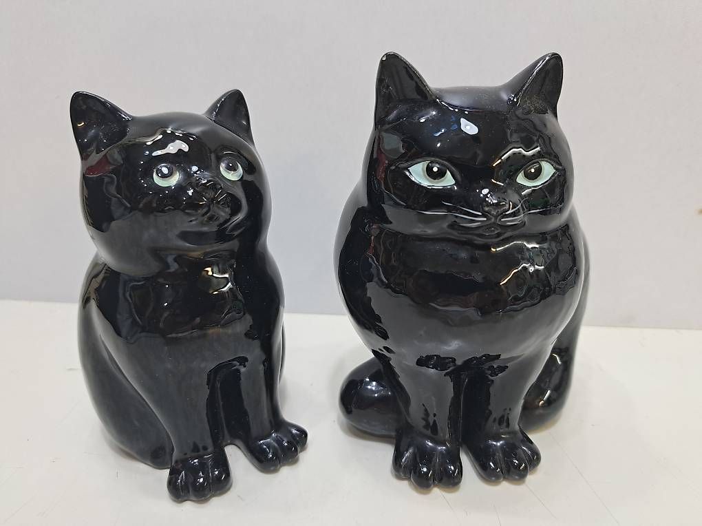 Figurines: Zwei grosse Katzenstatuen – D'occasion à Zürich par aiman3333