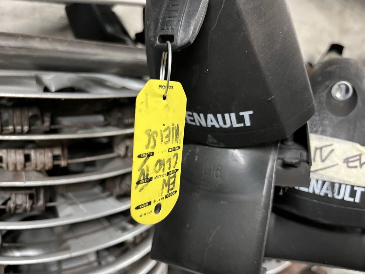 Portapacchi: Dachträger Renault Clio IV – Usato da Kräiligen venduto da tisala 3
