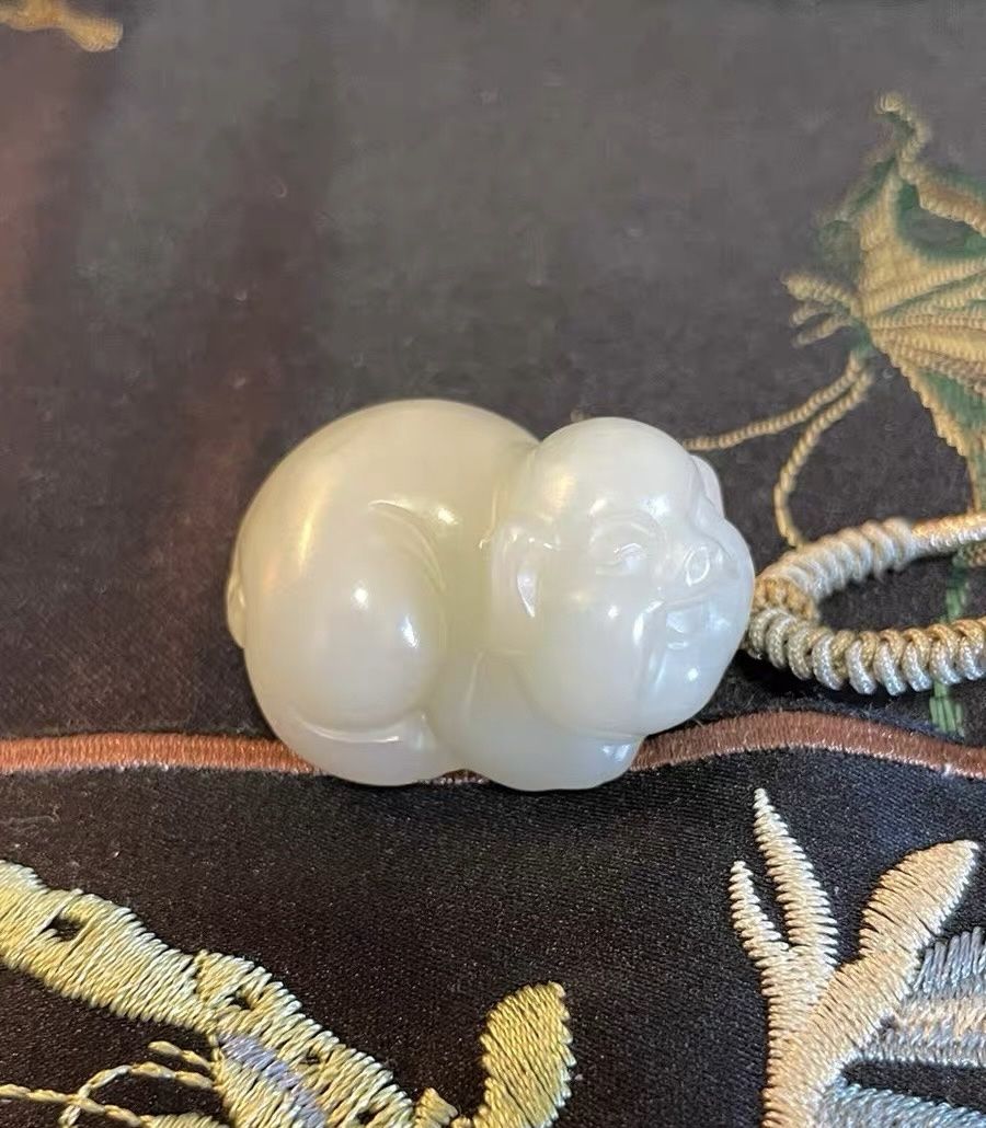 Pietre preziose: Hetian Jade Glücksschwein – Usato da Goldau venduto da 19099
