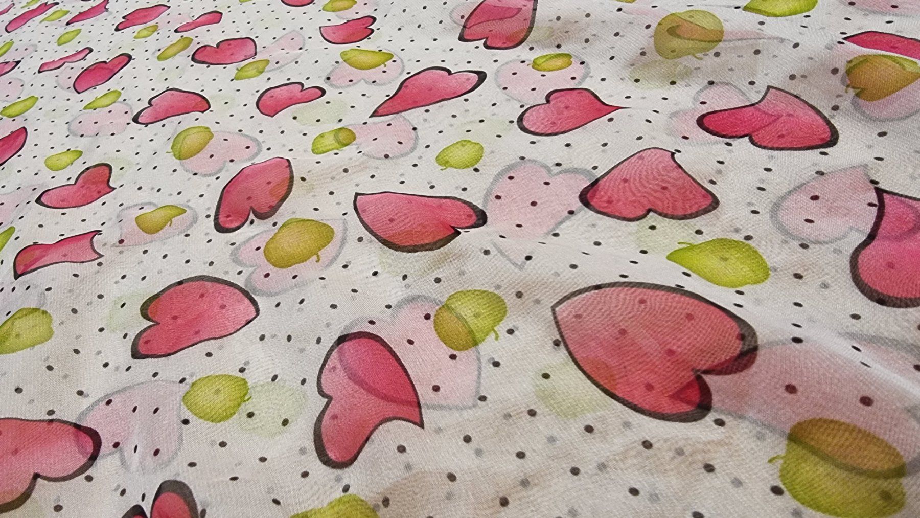 Foulard & Sciarpe: 🌺Rundschal mit Herzen🌺 – Usato da Wald ZH venduto da CapLux 1