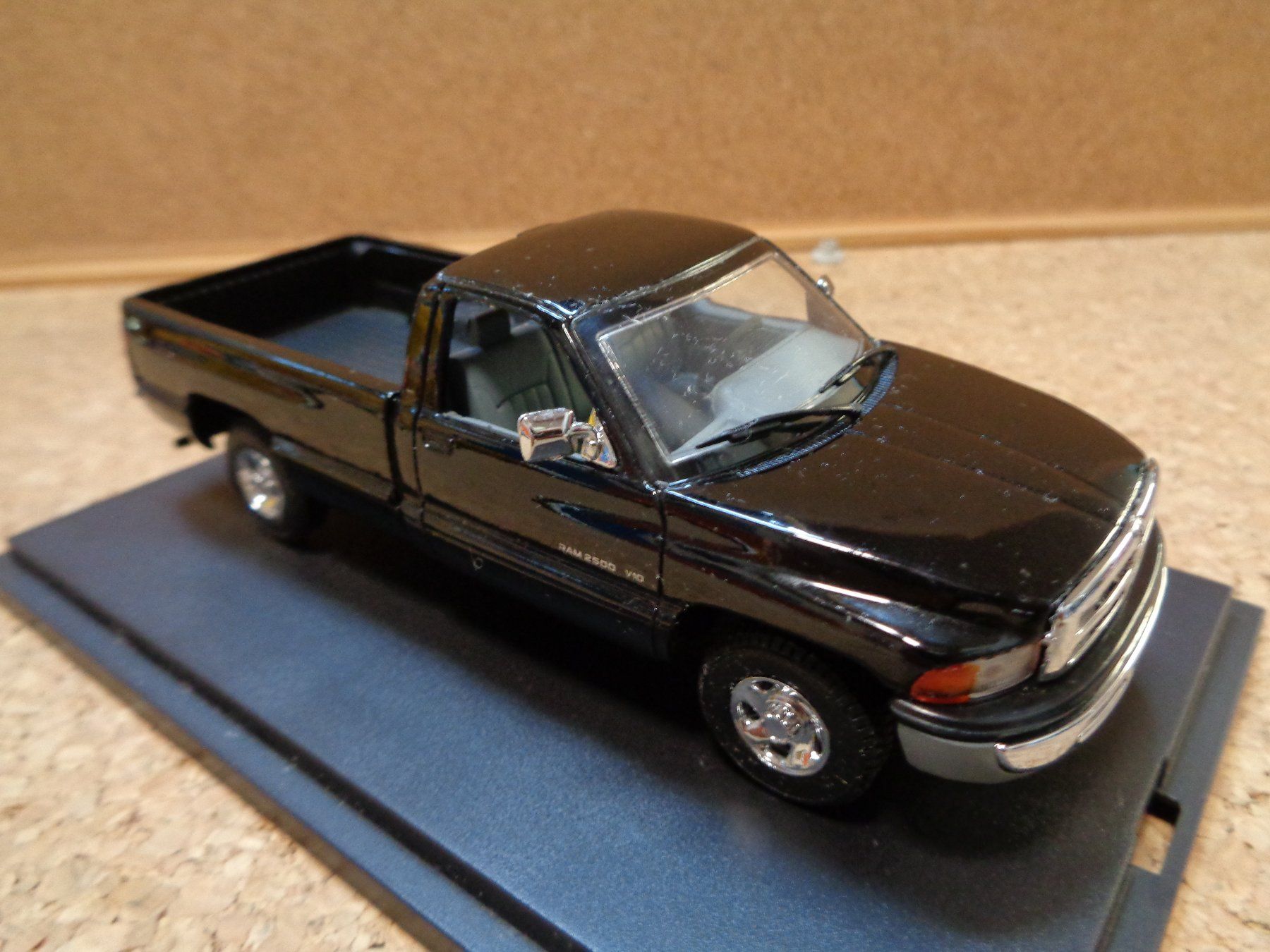 Dodge Modellautos: Dodge RAM 2500 V10    1:43 – Neu und originalverpackt aus Läufelfingen von remajo62 3
