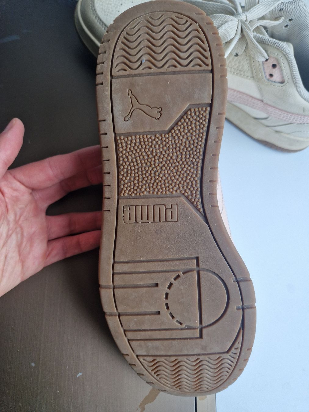Puma Damenschuhe: Puma Sneaker Beige Rosa Grösse 38.5  – Gebraucht aus Zürich von RetoAnita 1