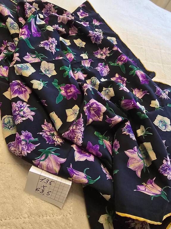 Fabric Frontline Foulard & Sciarpe: Fabric Frontline Zurich 100% Silk – Usato da Zürich venduto da bil_s7tp 3