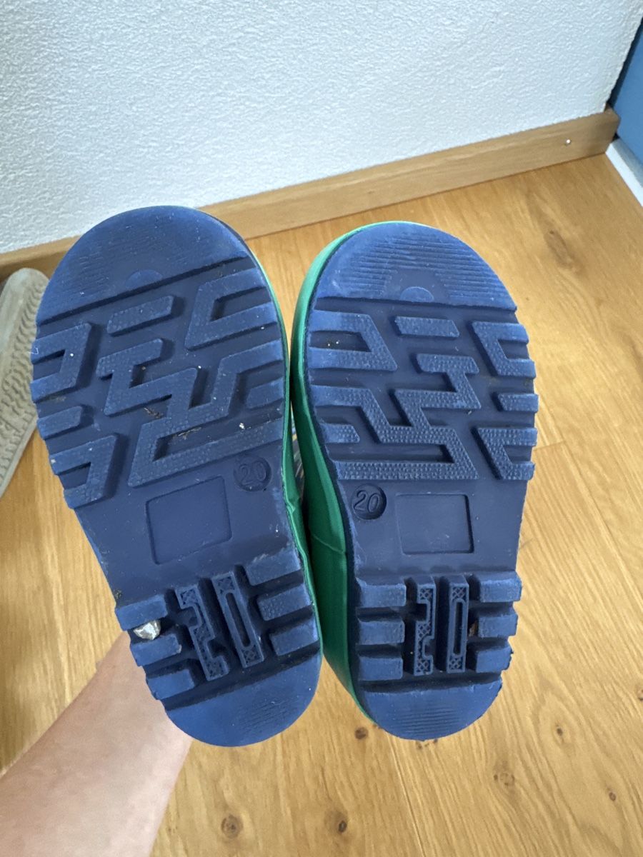 Scarpe per ragazzi: Regenstiefel Grösse 20 – Usato da Oltingen venduto da Funnyface 1