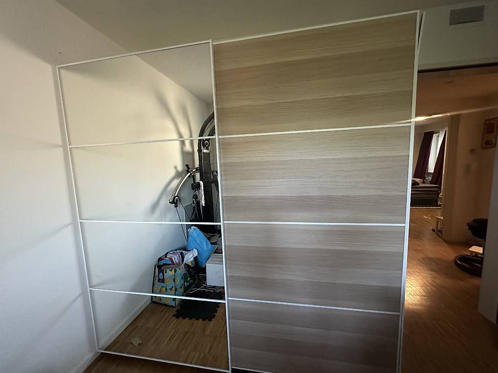 Ikea Armadi: Ikea Schrank mit Schiebetüren – Usato da Küsnacht ZH venduto da saral