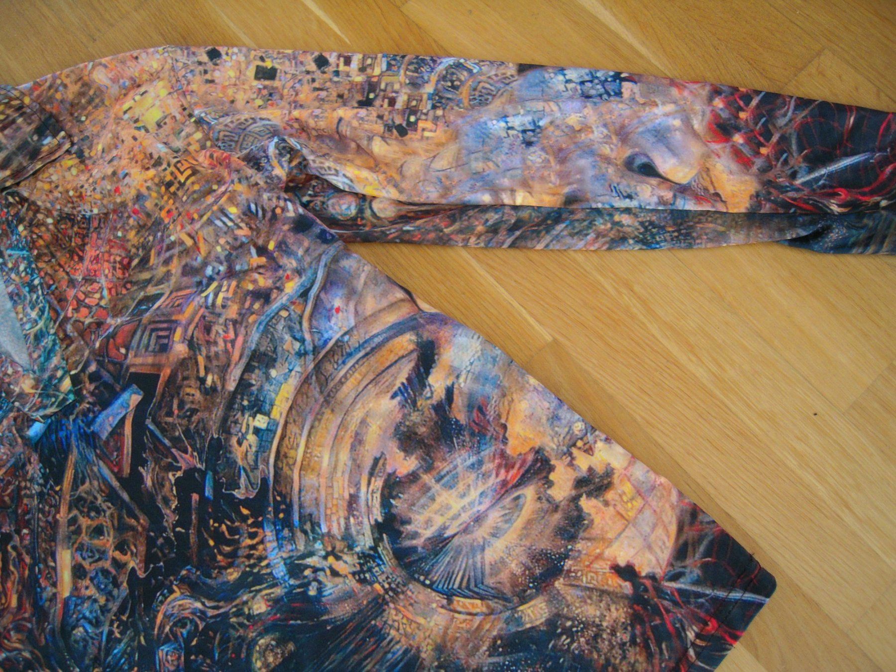 Camicette: Langarmshirt/ Bluse mit kunstvollem Design Gr S – Nuovo (secondo la descrizione) da Uzwil venduto da visions77 6