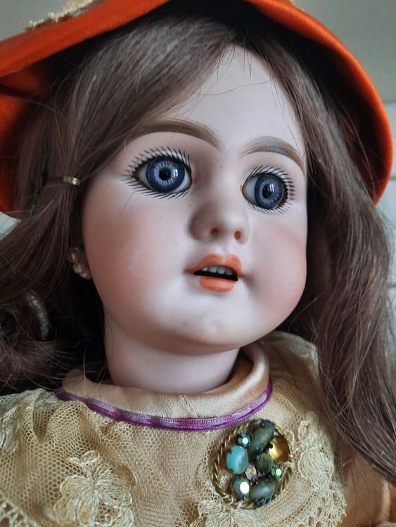 poupée ancienne DEP, tête en biscuit Taille 12 oreilles percées