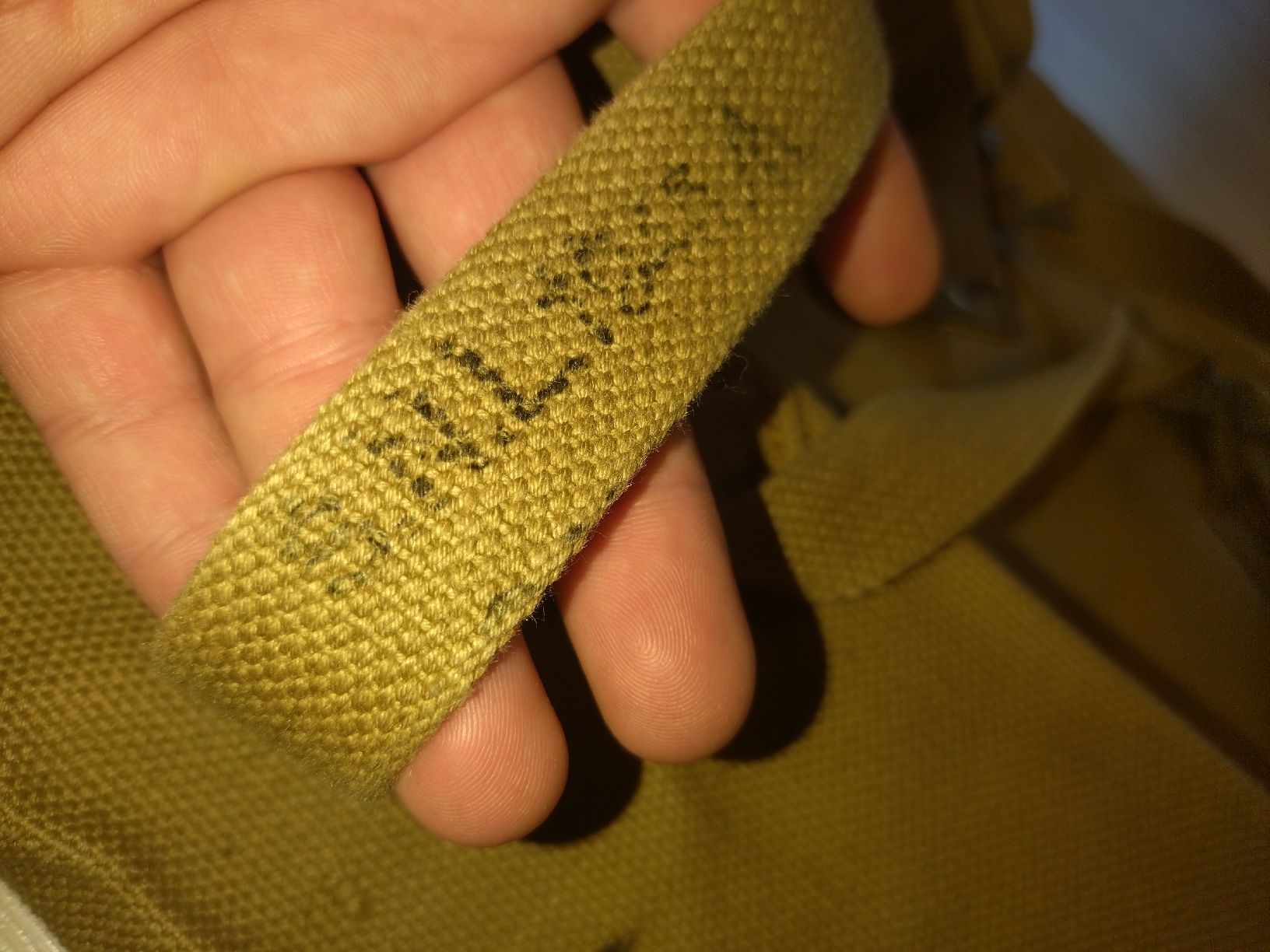 Sacs: Sacoche militaire toile beige  – D'occasion à Farvagny-le-Grand par LaCaverne 5