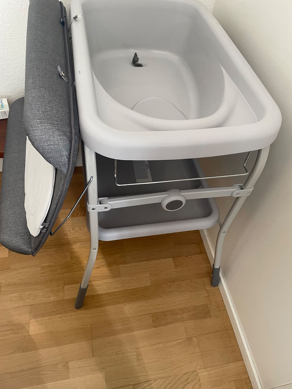 Chicco Vasche da bagno: Bade- und Wickelkombination Cuddle & Bubble graphite melange – Usato da Basel venduto da Anneta_Matenli 3