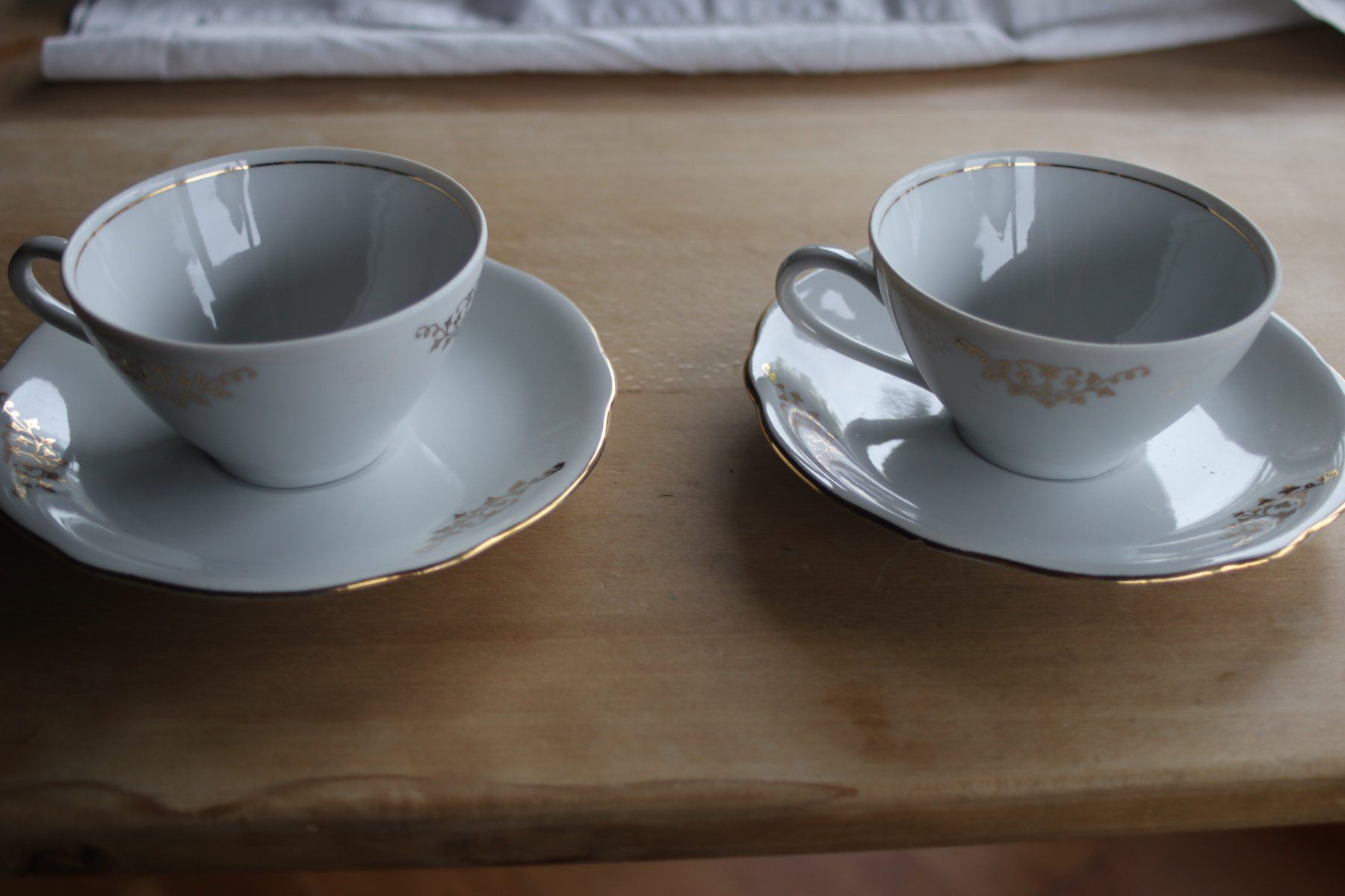 Tazze: zwei alte Kaffeetassen mit Unterteller – Usato da St. Gallen venduto da Razoon77 1
