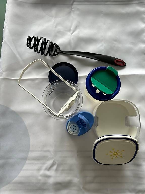 Tupperware Contenitori & Simili: Accessoires Tupperware – Usato da Saxon venduto da Nzo