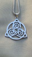 Collana con ciondolo nodo celtico con catena in acciaio inox
