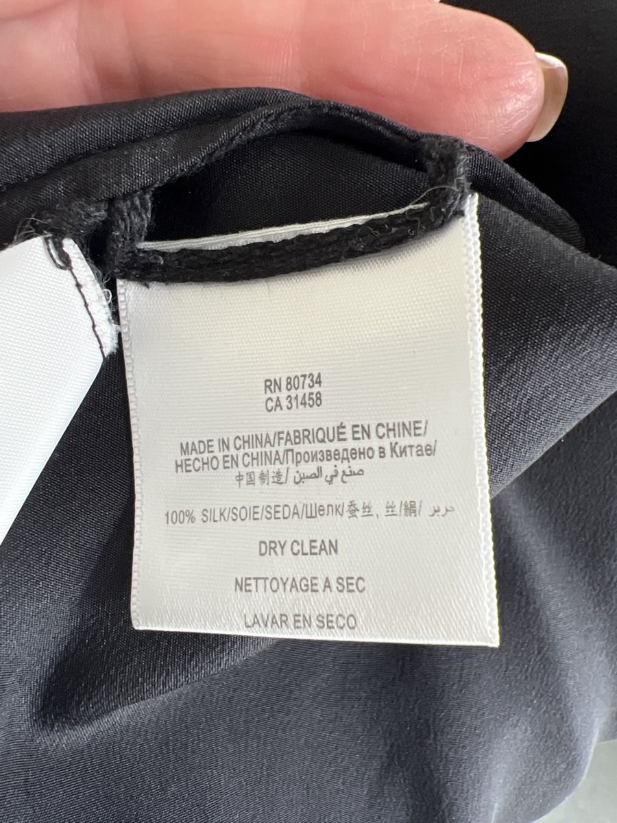 Top: BCBG Max Azria Seidentop, Grösse M, Schwarz, Sommer – Nuovo (secondo la descrizione) da Oberuzwil venduto da DanaB01 5