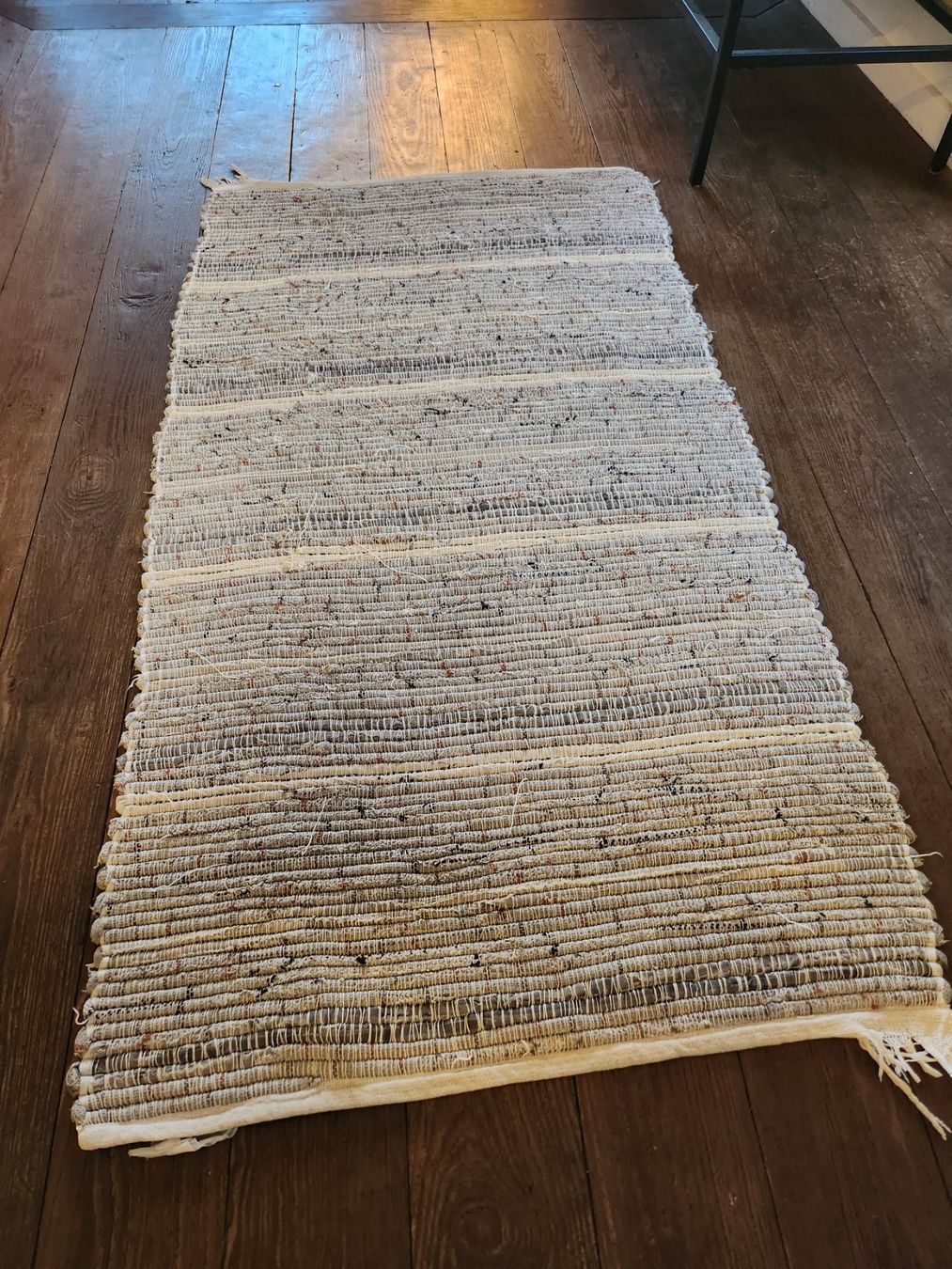 Tappeti: Teppich grau weiss gestreift 65x124cm – Usato da Veltheim AG venduto da D.B_1983 2