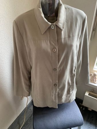 Damenjacke Grösse 44