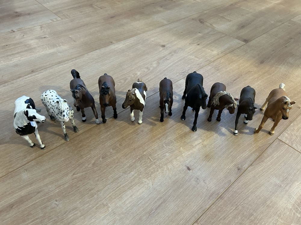 Lot De 9 Chevaux Schleich - Figurines Animalières D'occasion, Parfaites Pour Collection Ou Jeu