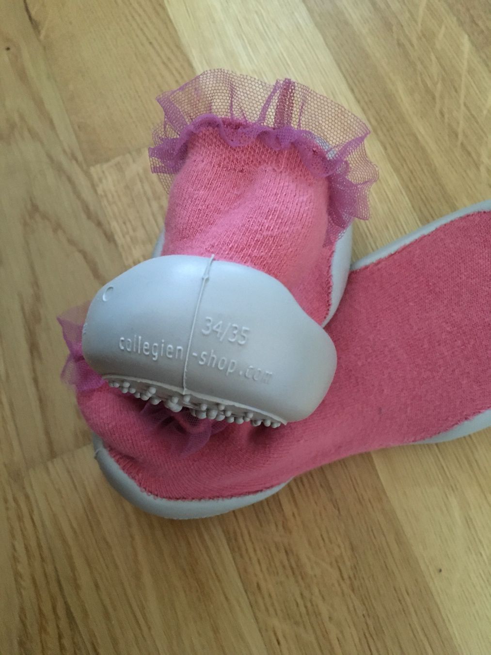 Schuhe für Mädchen: Slippers / Haussocken Collegien 34/35 – Neu (gemäss Beschreibung) aus Baar von NataMira 3