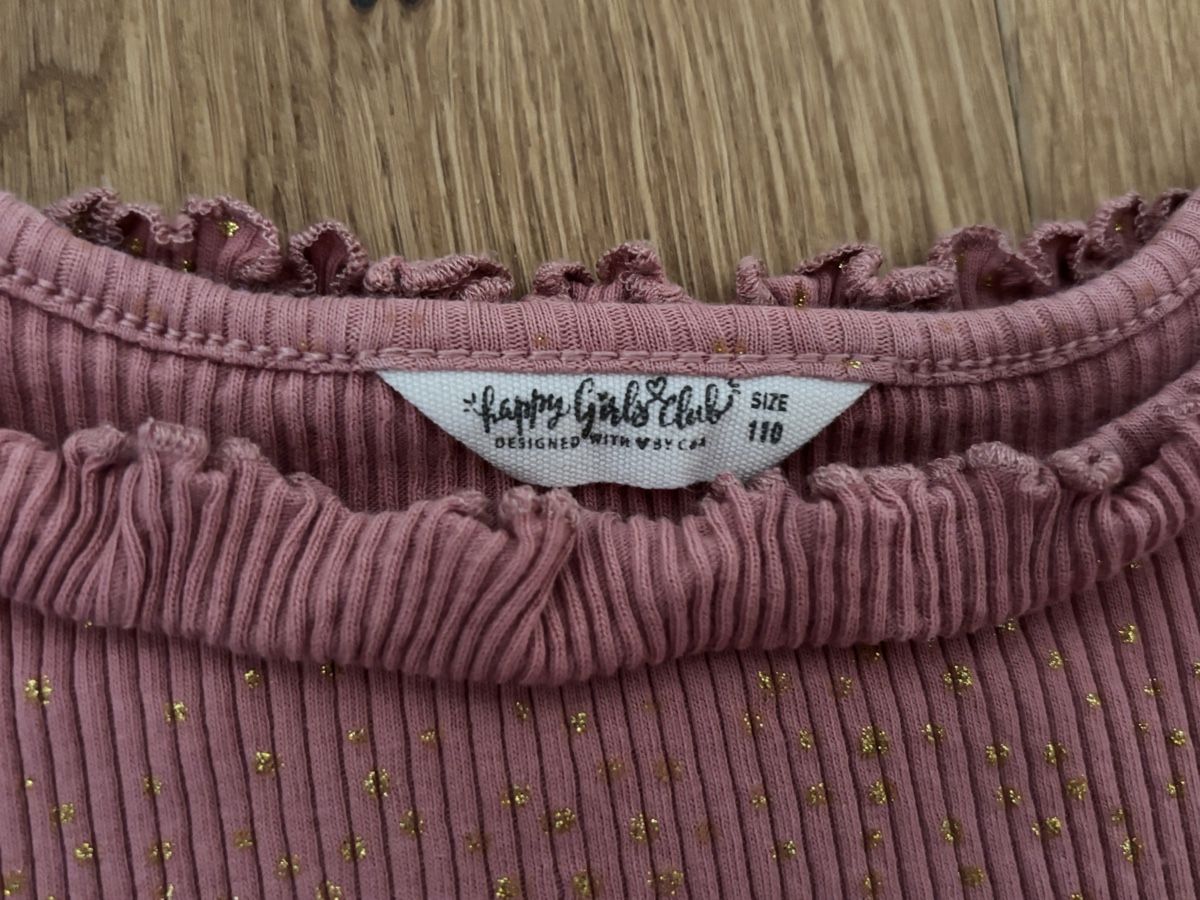 Blusen, T-Shirts & Tops: Langarmshirt Mädchen Grösse 110 Rosé mit Glitzer – Gebraucht aus Jegenstorf von Annina0506 1