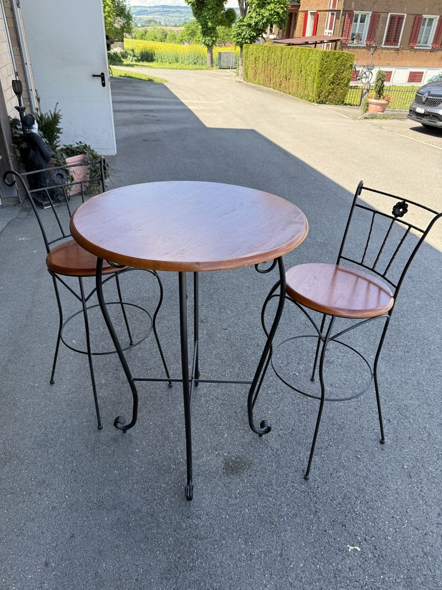 Set di tavolo e panche: Bistro-Hochtisch mit 2 Stühlen – Usato da Emmenbrücke venduto da Wmandi0