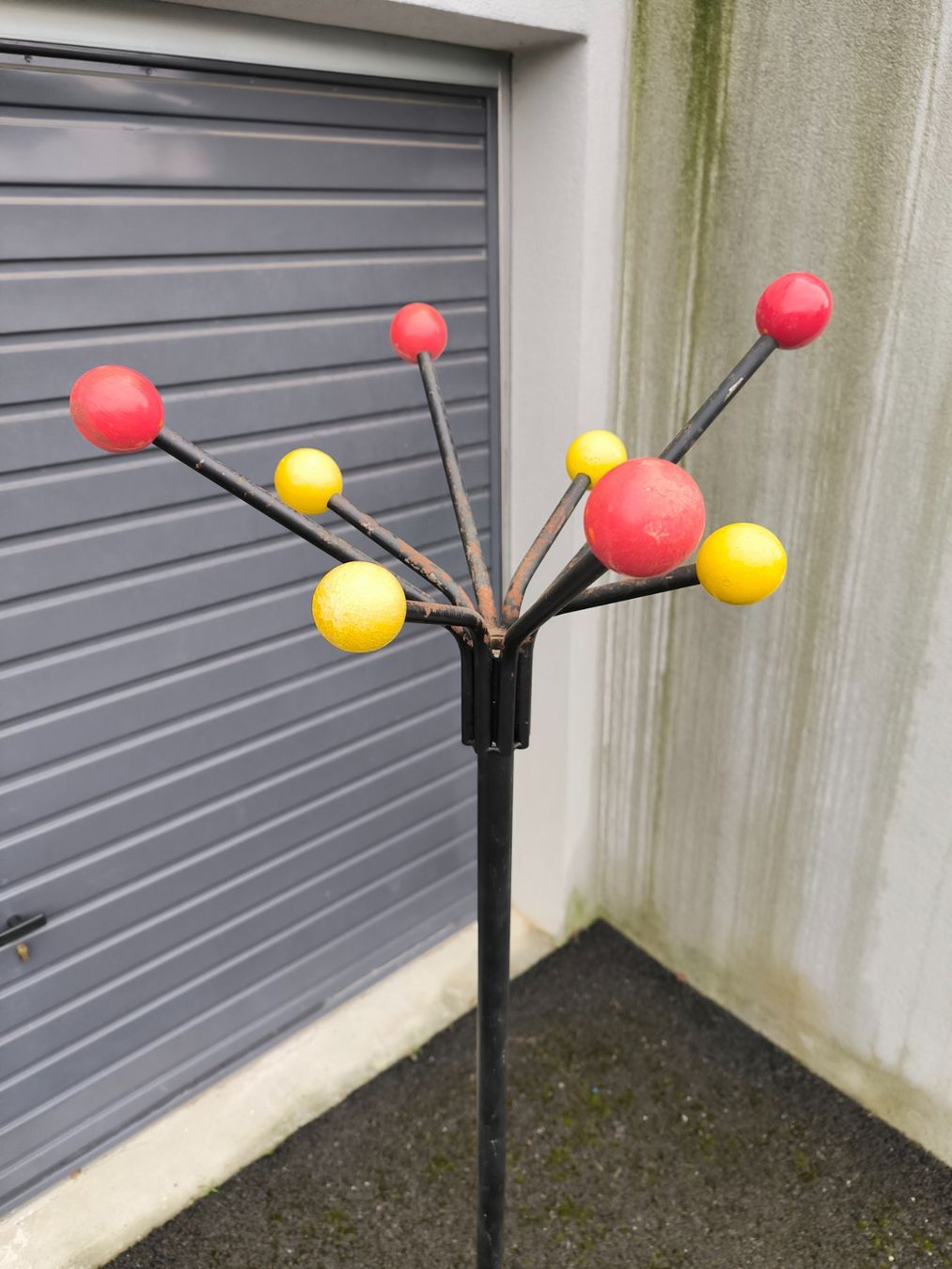 Guardaroba: Portemanteau tripode goût Feraud – Usato da Wittenheim venduto da LeGrenierdeSam 2