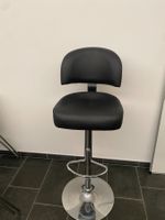 Barhocker mit schwarzem Kunstleder-Bezug