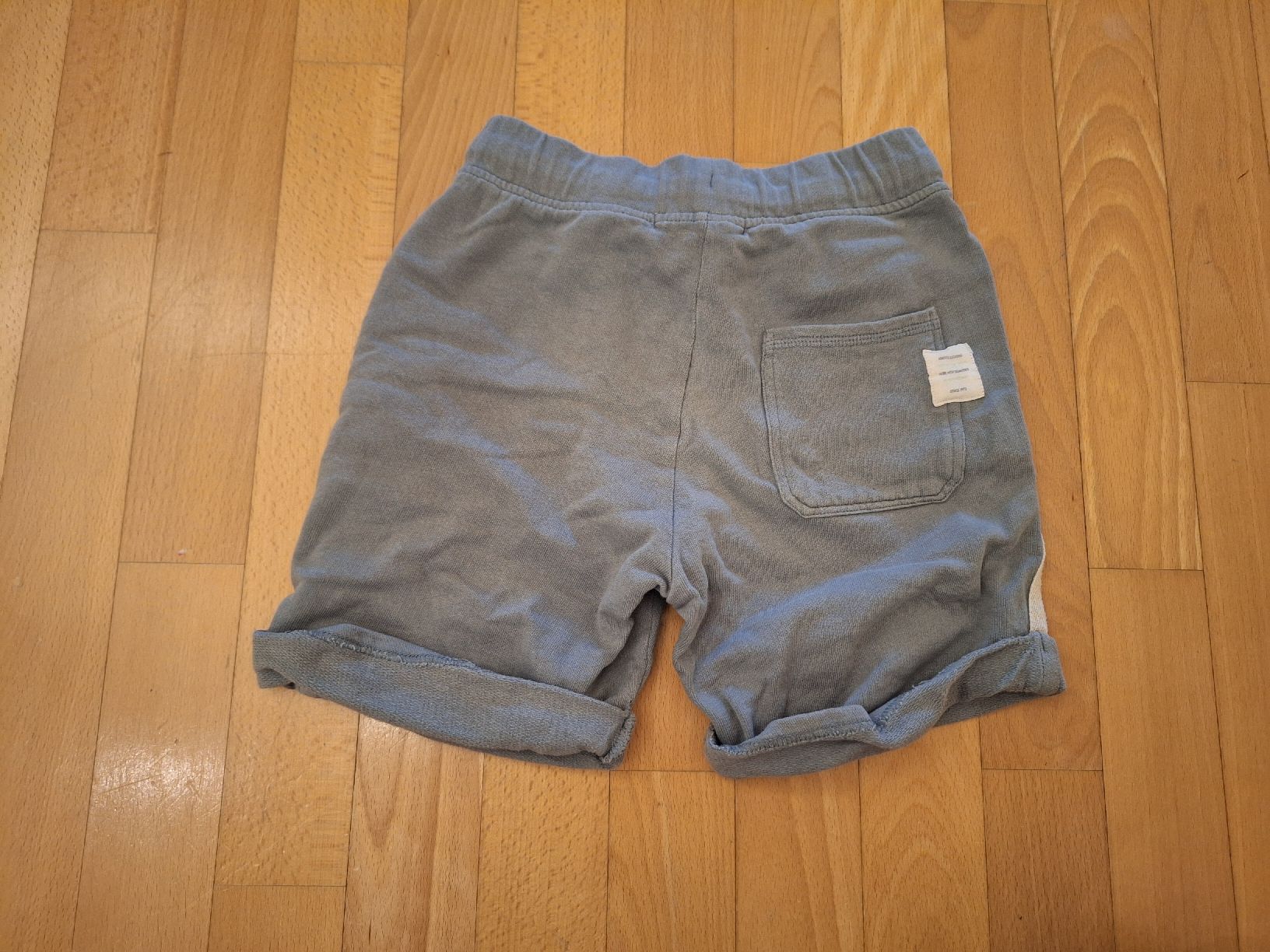 Zara Hosen: Shorts von Zara in Gr. 128 – Gebraucht aus Horgen von snickers58 1