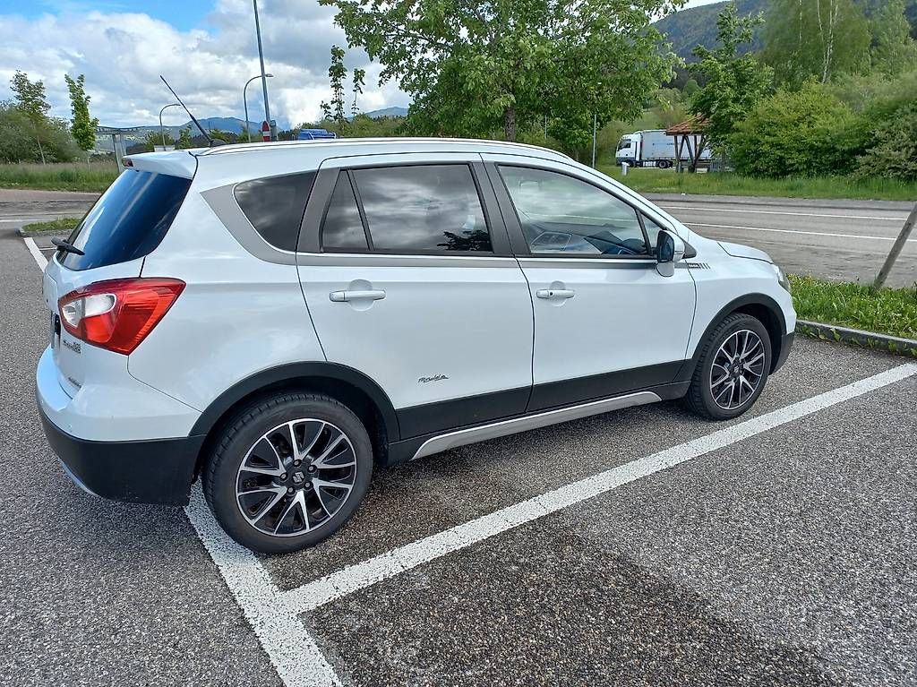 Suzuki Automobili: Sehr guter Zustand – Usato da Sonceboz-Sombeval venduto da Kouadio 2